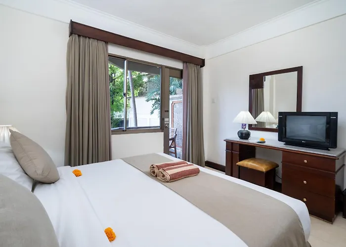 Beach Apartment Inside Resort Walking Distance To The Beach