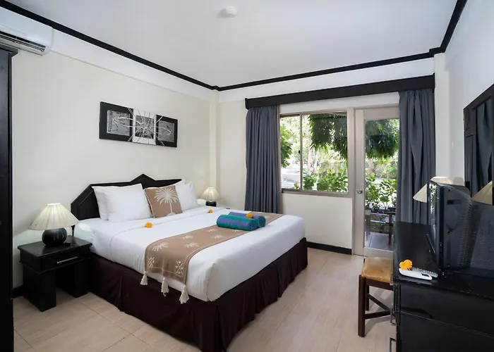 Beach Apartment Inside Resort Walking Distance To The Beach